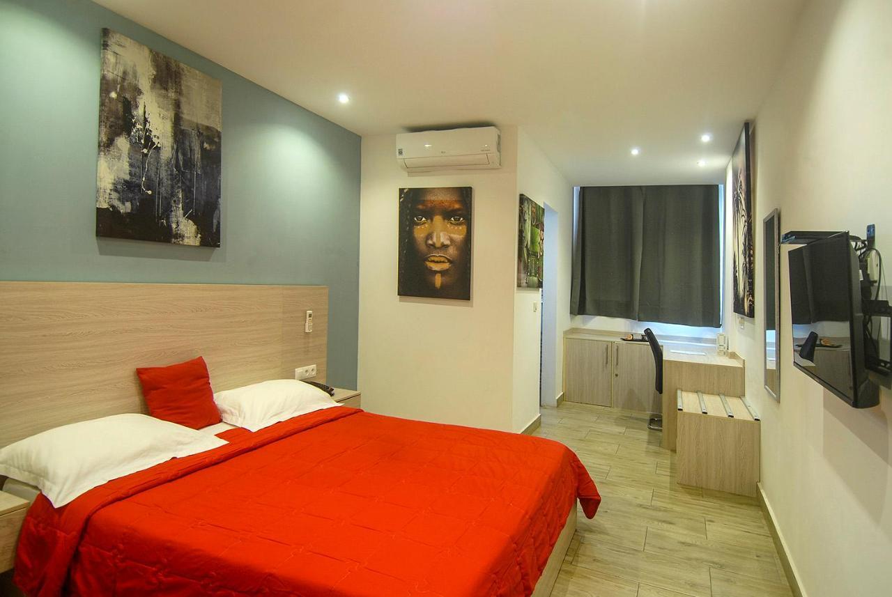 Clair De Lune Hotel